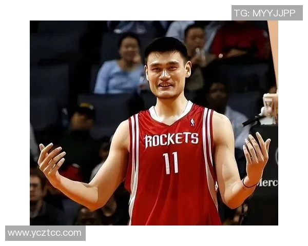 姚明高举国旗展现中国篮球精神激励年轻一代奋发向上 姚明高举国旗展现中国篮球精神激励年轻一代奋发向上