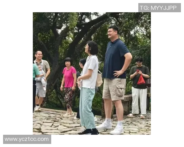 姚明与红酒的完美邂逅细品生活中的优雅与魅力 姚明与红酒的完美邂逅细品生活中的优雅与魅力