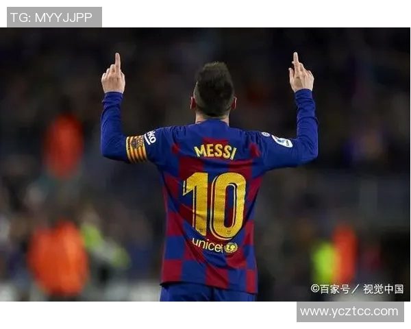 足球明星半袖高清图片欣赏展现运动魅力与风采的最佳时刻