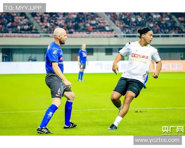 街头风采最帅足球明星的魅力瞬间与时尚碰撞的精彩画面