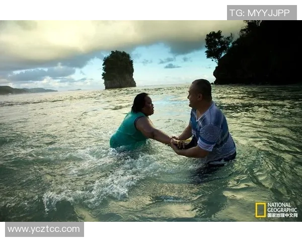 足球明星亲吻瞬间高清合集展现他们的激情与爱情之美